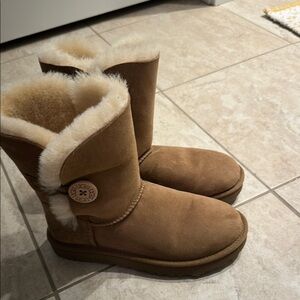 Tan Shearling Lined Boots